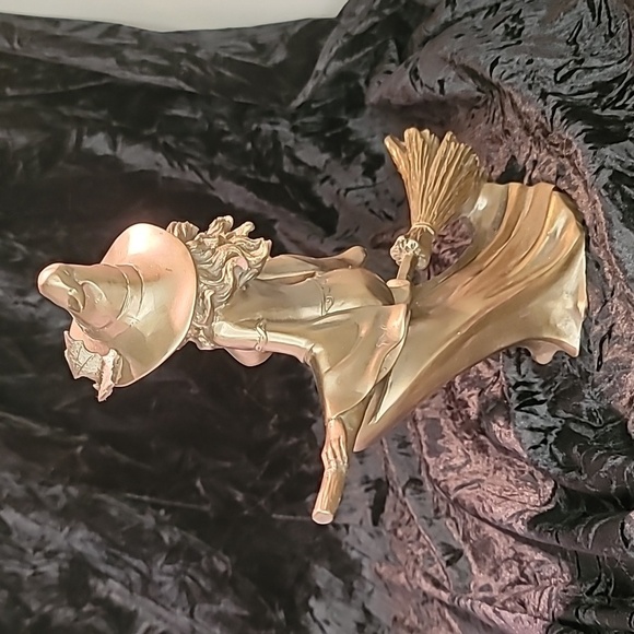 0243. SEXY Witch 🧙‍♂️ On a Broom w/ Crystal 🔮 Ball 💖 - Picture 7 of 15